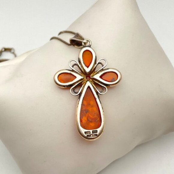 Amber Cross 18" Silver Chain Necklace. 925 - Picture 5 of 6